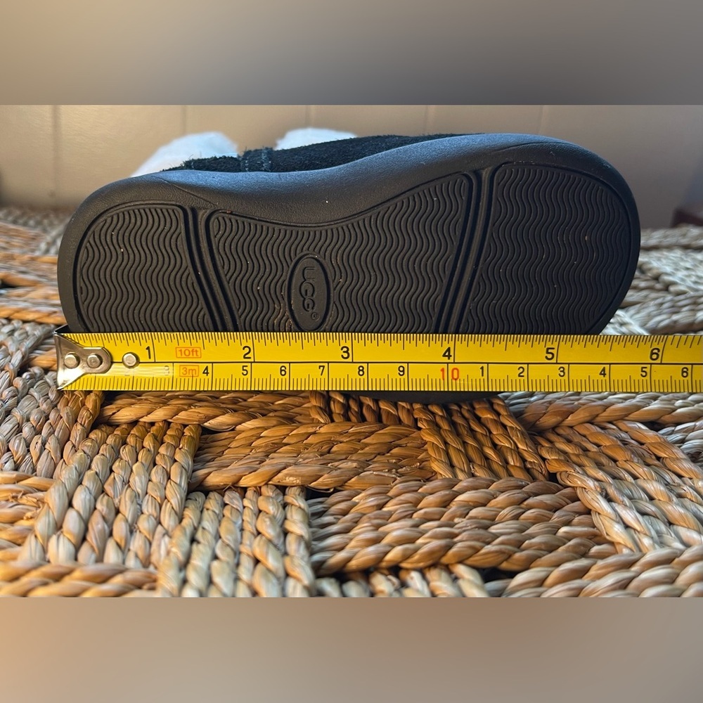 UGG children's Black Boot - Picture 5 of 8